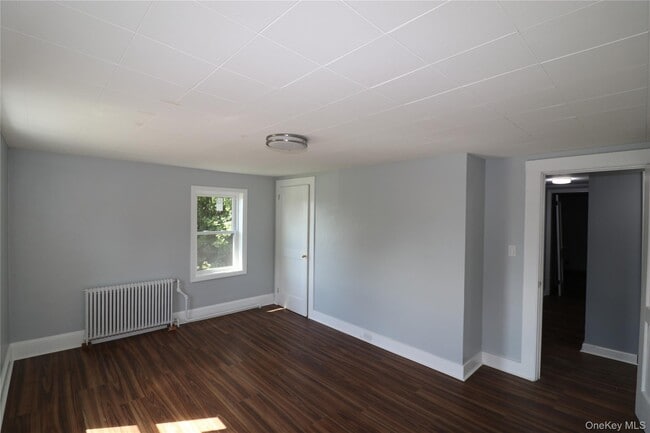Building Photo - 375 NY-304