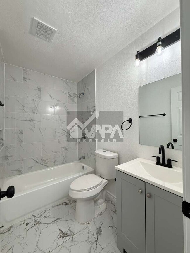 Building Photo - 9702 Hidden Ledge
