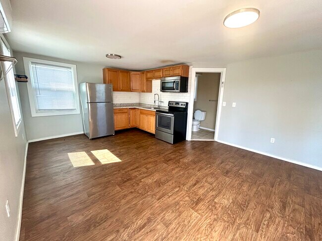 Photo - 190 Hall Ave House