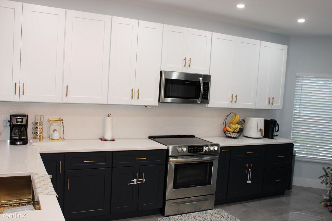 Foto principal - 4 br, 2 bath House - 6359 Harbour Club Dr