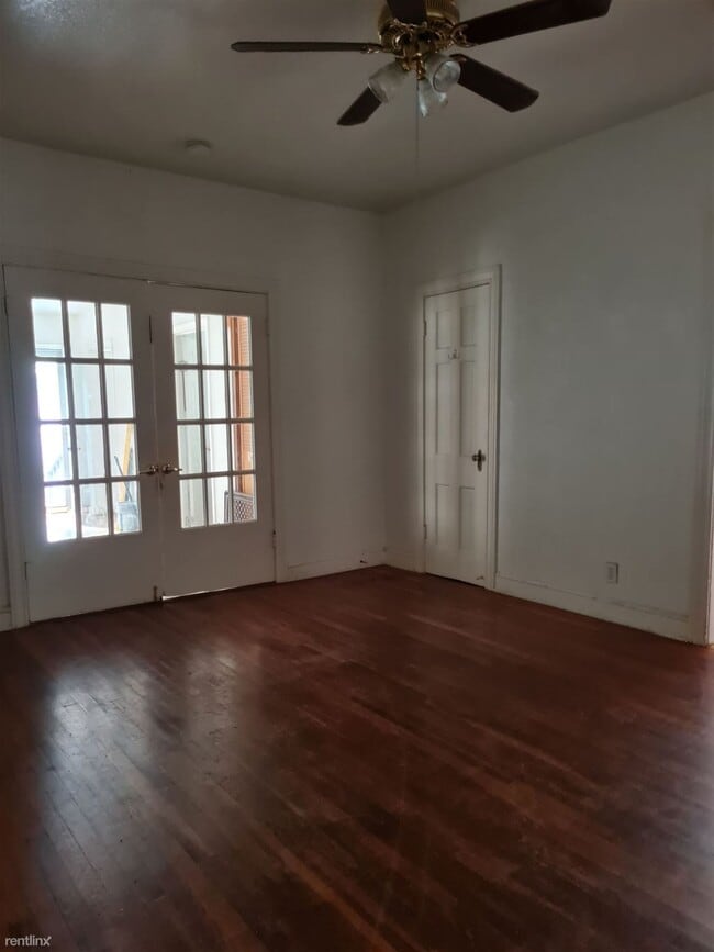 2 br, 2 bath House 1106 E Van Buren Ave House Rental in Harlingen