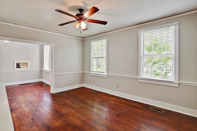 Building Photo - 1628 Saint Mary St