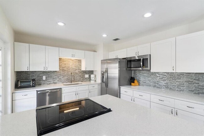 Foto del edificio - 2501 NE 12th St