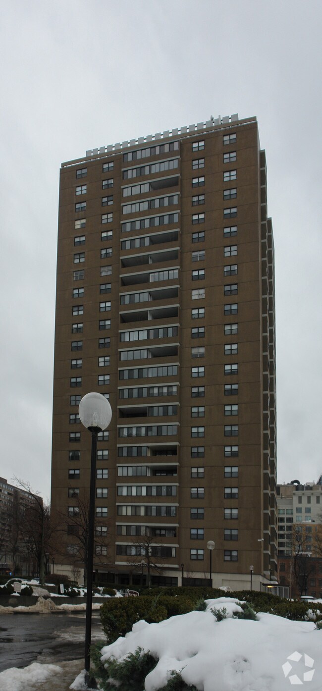 Building Photo - Whittier Place Condominium