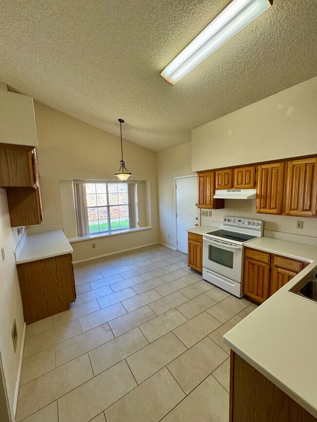 Building Photo - 4410 San Mateo Ln