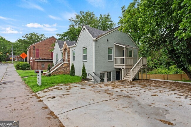 Foto del edificio - 636 Francis Pl NW