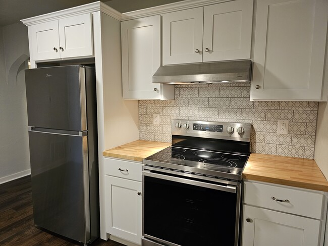 Kitchen - 114 McKinley St