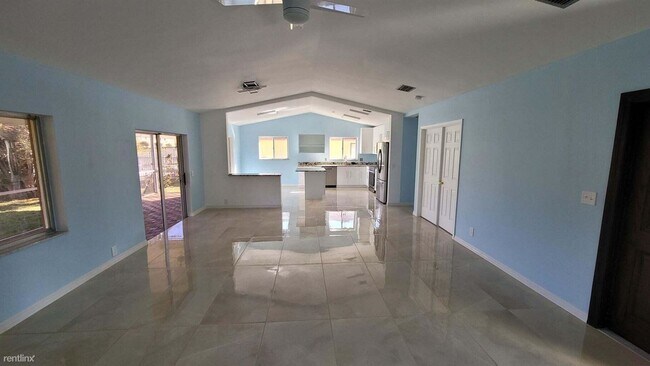 Building Photo - 3 br, 2 bath House - 46 Vista del Rio