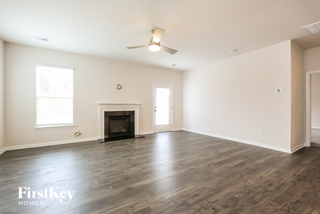 Foto del edificio - 574 Hillpark Ln