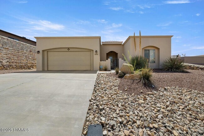 Building Photo - 2561 Desert Cove Pl