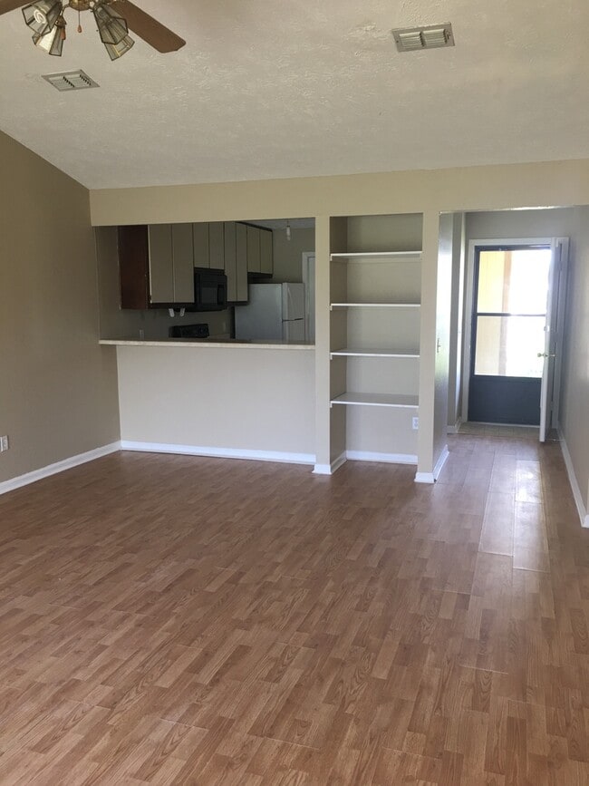 Foto del edificio - Convenient & Cozy 2Bed/2Ba Home in a Quiet Neighborhood! *SPECIAL: 1/2 OFF 1st Month's Rent!* + *...