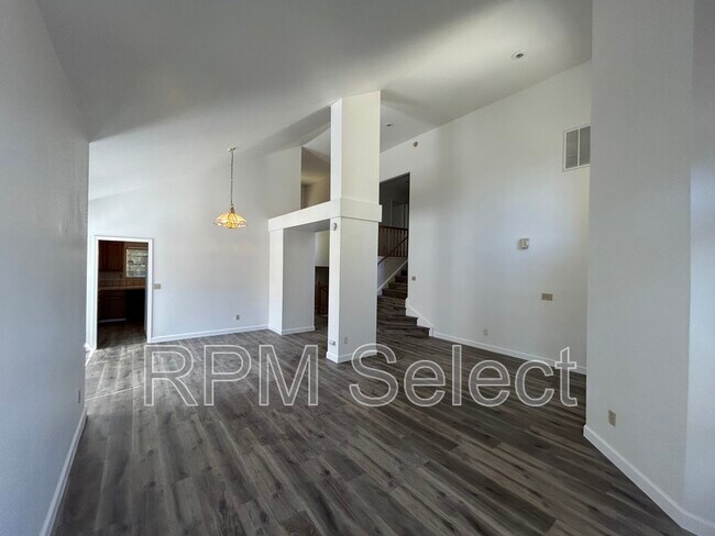Foto del edificio - 2862 Conifer Dr
