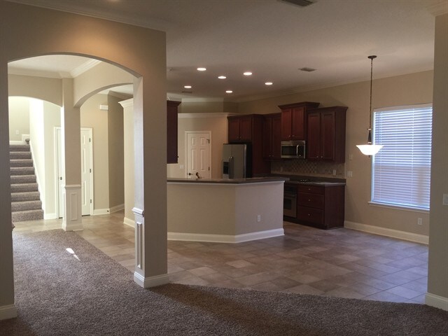 Building Photo - 1648 Summerdown Way