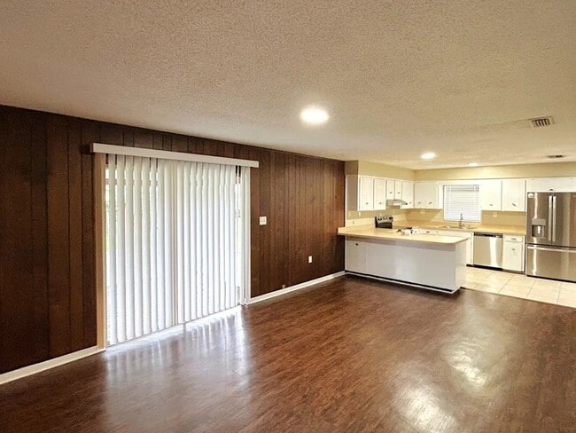 Foto del edificio - 3120 Florida Ave S