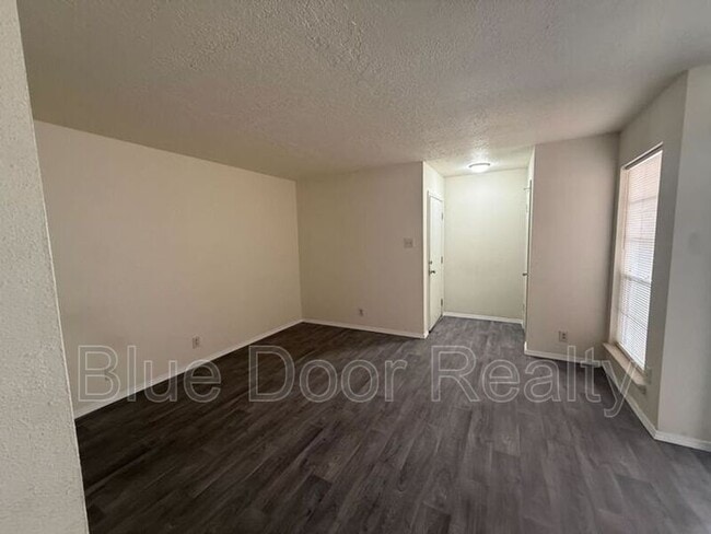 Foto del edificio - 4601 Carlisle Blvd NE