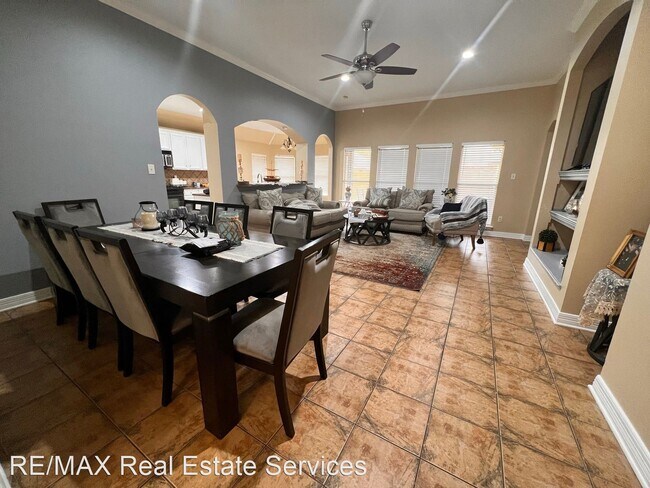 Building Photo - 4 br, 3 bath House - 141 Clearbrooke Drive