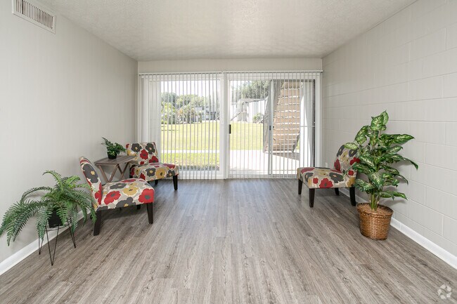 2BR-1.5BA-850sf - Oasis at San Marco