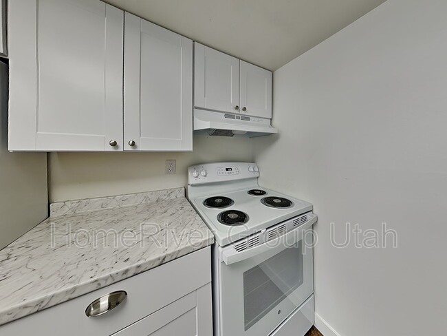 Building Photo - 176 W Foxbridge Dr