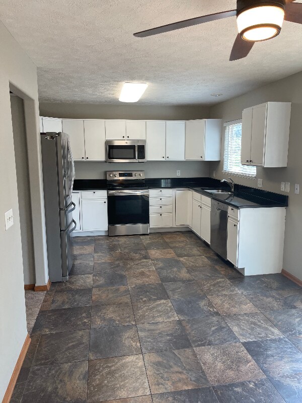 Foto del edificio - 6615 Shadow Pines Dr