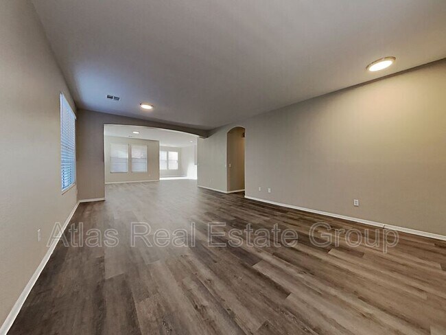 Foto del edificio - 2845 W Goldmine Mountain Dr