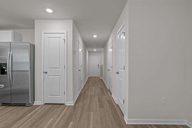 Foto del edificio - 547 Gemstone Blvd