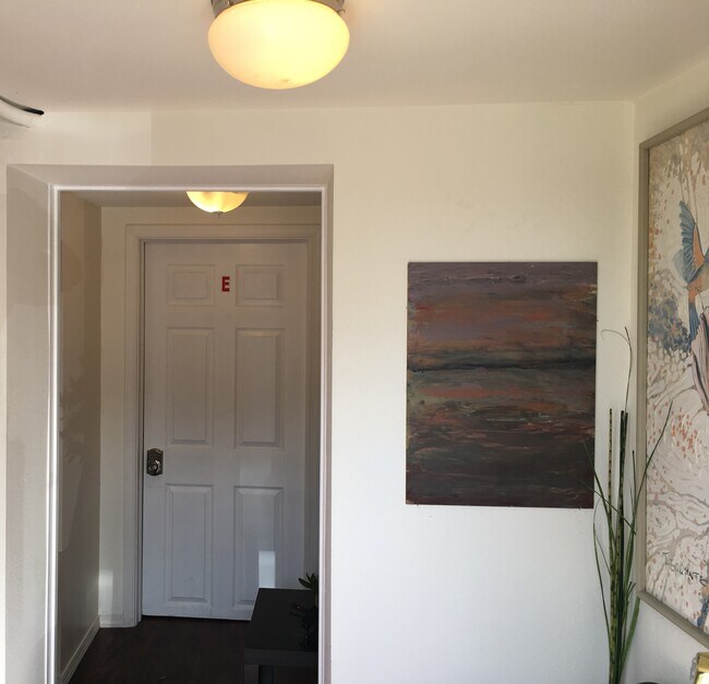 Foto del edificio - 5527 15th Ave NE