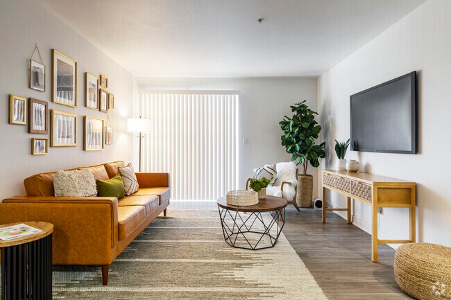 Interior Photo - Lumen