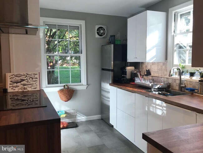 Foto del edificio - 2901 Tilden St NW