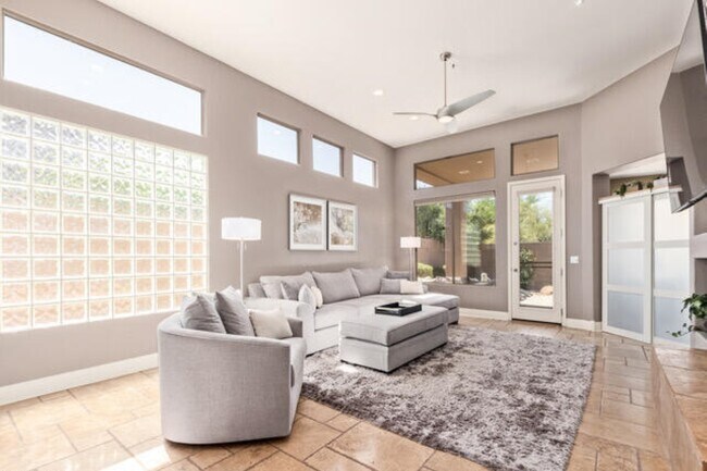 Foto del edificio - 7181 E Bramble Berry Ln