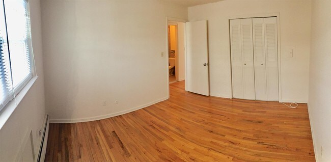 Building Photo - 104 5th Ave