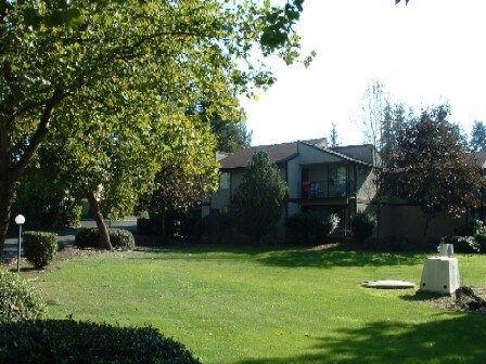Primary Photo - Hollow Brook Apartments