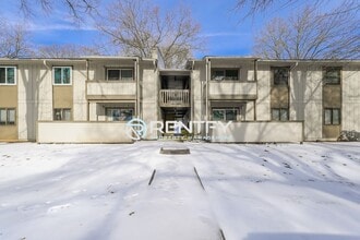 Building Photo - 2205 Sunderland Rd