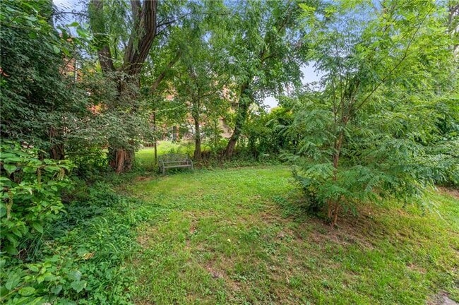 Building Photo - 823 Lilac St