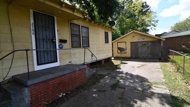 Photo - Housing Authority Vouchers Accepted !! 2-bedroom, 1-bathroom DUPLEX located in Mid City North, Ba... House