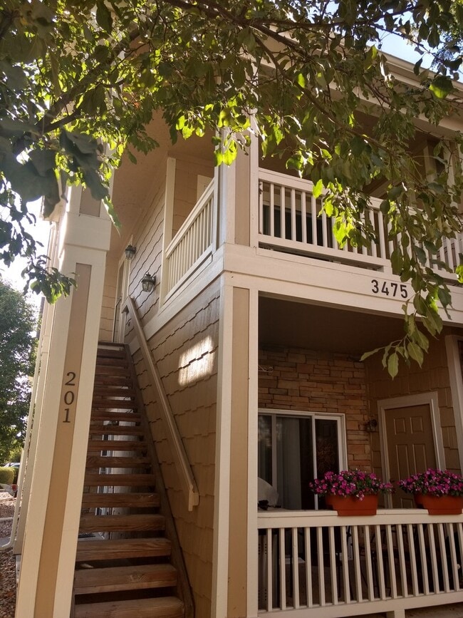 Photo - Inviting 2 Bedroom 2 Bath Top Floor Condo - Available August 10!