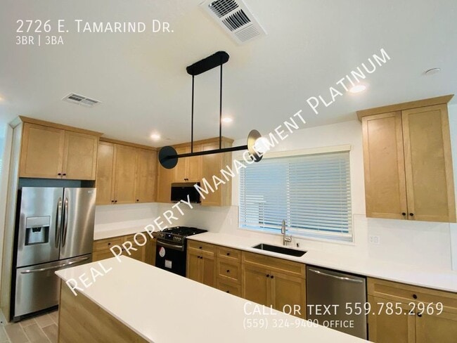 Building Photo - $2,250 + $100 Solar, Copper Ave. & Willow,...