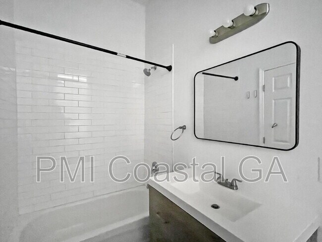 Foto del edificio - 1012 E Park Ave