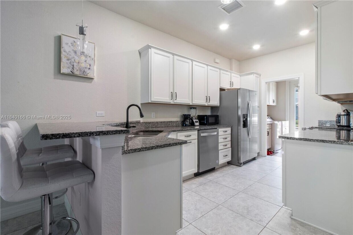 Photo - 5140 Eucalyptus Drive 3, Hollywood, FL 33021