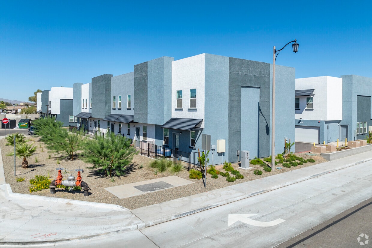 Primary Photo - Villas at Vesta Views