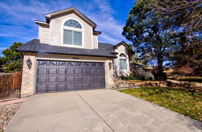 Building Photo - Spacious 4-Bedroom Cul-de-Sac Gem with Pri...