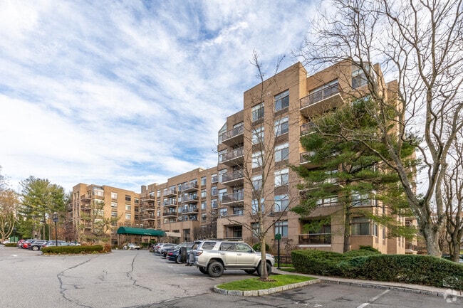 The Carlton House at Larchmont