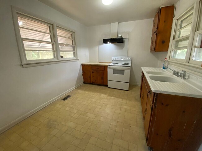 Foto del edificio - 2 Bedroom, 1 Bath Home in East Rome!