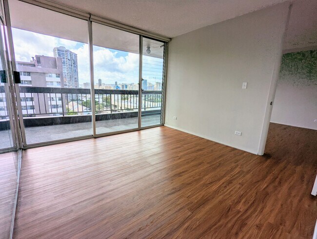 Foto del edificio - Partly Furnished 1-Bedroom 1-Bath with 1 p...