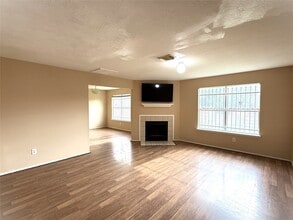 Building Photo - 9023 Kalewood Dr