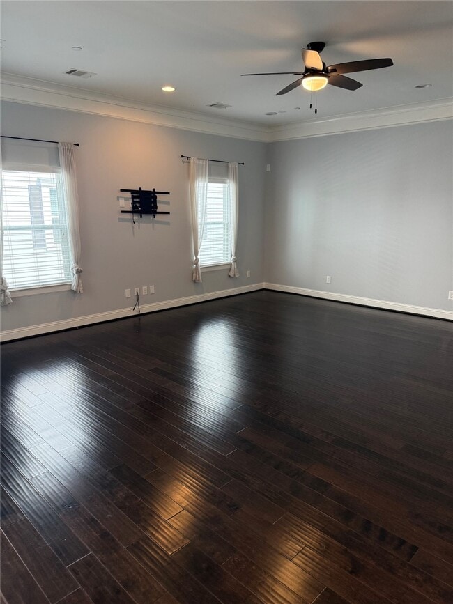 Building Photo - 2522 Hutchins St