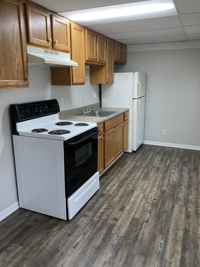 Building Photo - 831 W King St