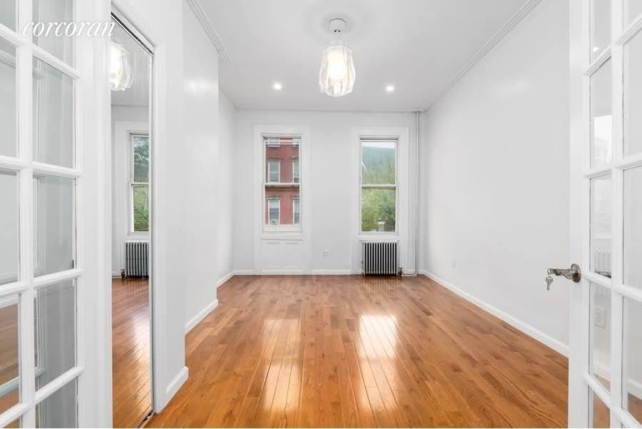 Foto principal - 159 Greenpoint Ave