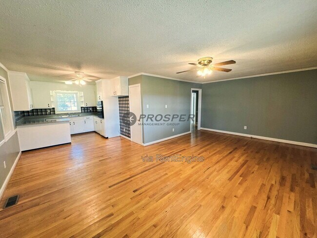 Foto del edificio - 318-313 3 Bridges Rd