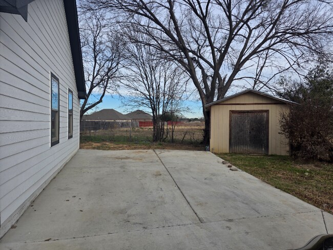 Building Photo - 1650 Ruthdale Dr