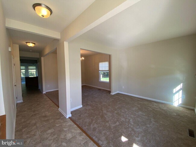 Building Photo - 1306 Sewell Farm Drive